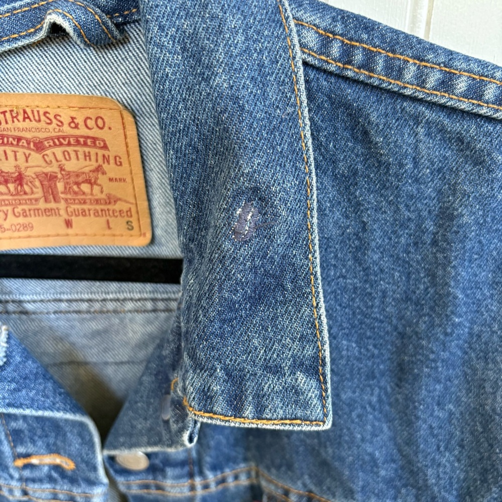 Levi’s Eagle & American Flag Patch Denim Trucker … - image 3